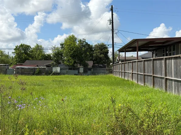4950 Almeda School Rd, Rosharon, TX 77583