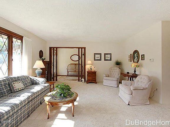 4th image of 3423 Waterford Ct NE