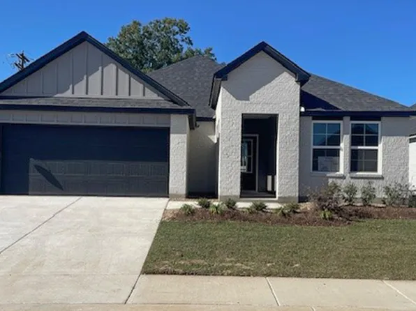 111 Harvest Falls Dr, Broussard, LA 70518