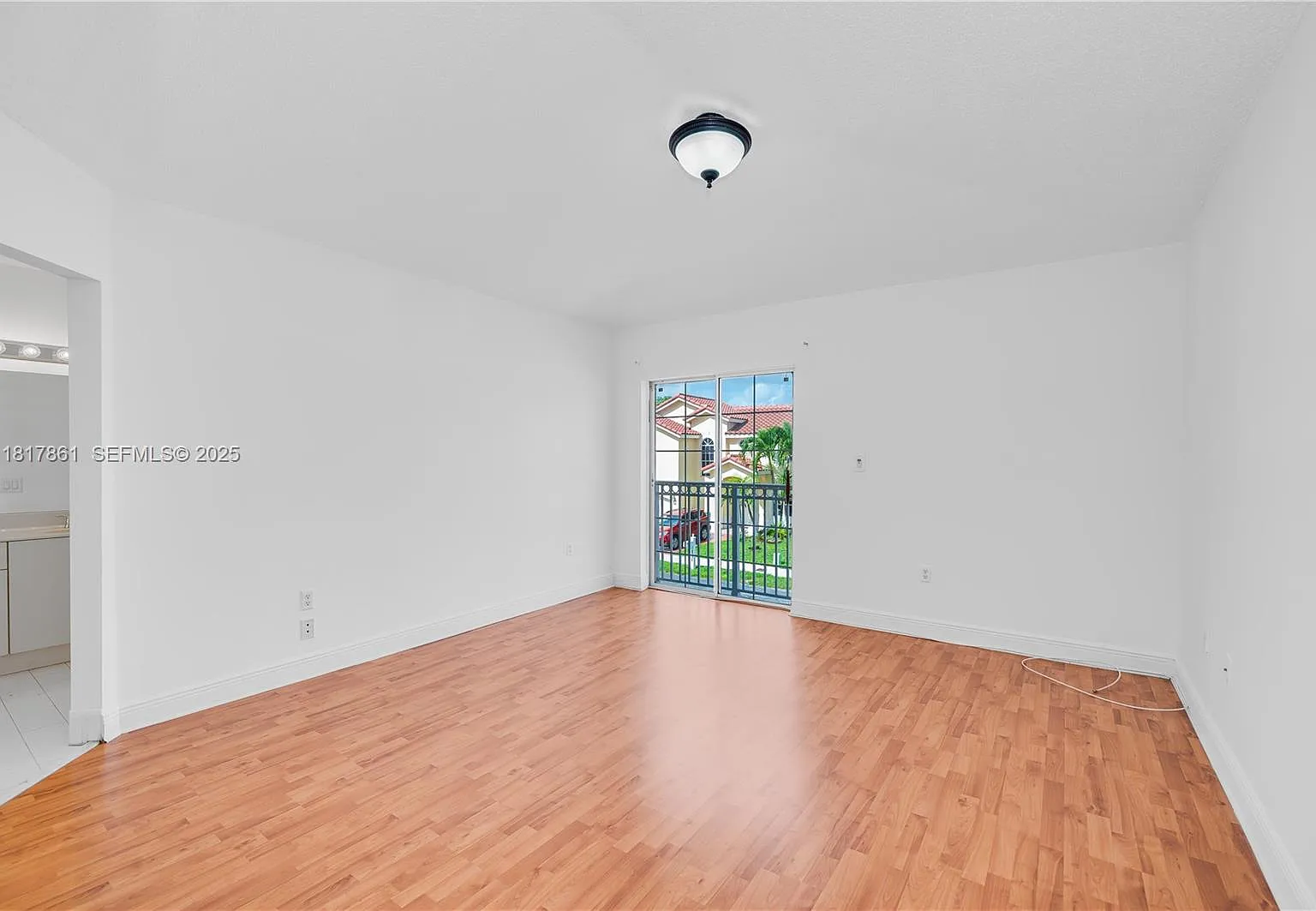 3 bed, 1815 sqft, $4,000 — Photo 3