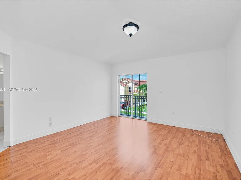 4668 SW 153rd Ct — Photo 3