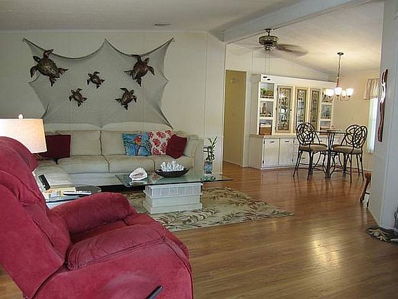 5th image of 2361 Lakeside Dr