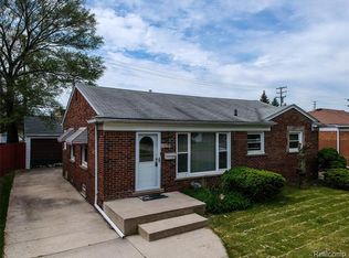 7270 Weingartz St, Center Line, MI 48015