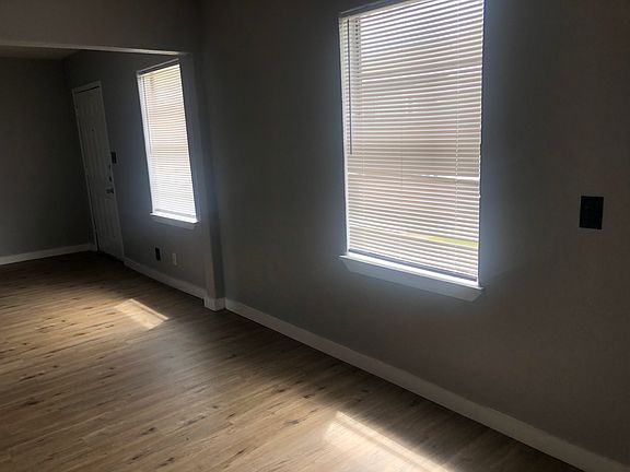 Kitchen to living room