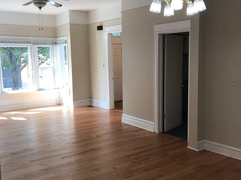 1242 W Diversey Pkwy #1 — Photo 11