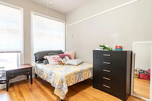 2572 N Lincoln Ave #202 Photo 1