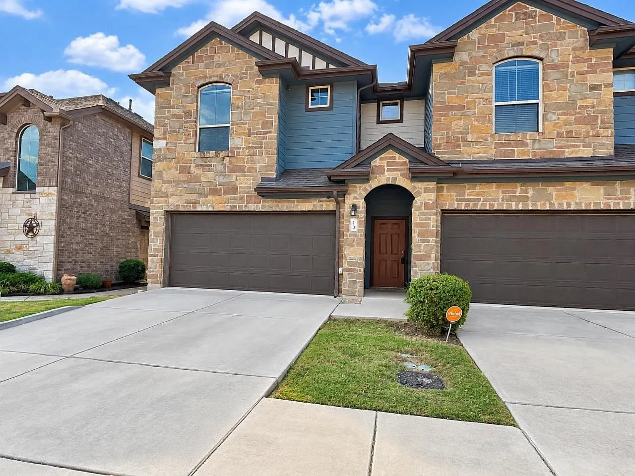 3 bed, 2.5 bath, 1476 sqft, $1,950 — Photo 1