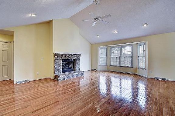 3rd image of 9 Moccasin Ct