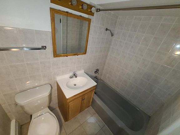 5th image of 1417 W Carmen Ave #1D