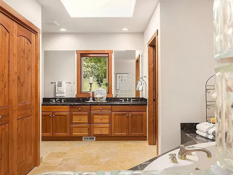 710 Lake Washington Blvd NE — Photo 17