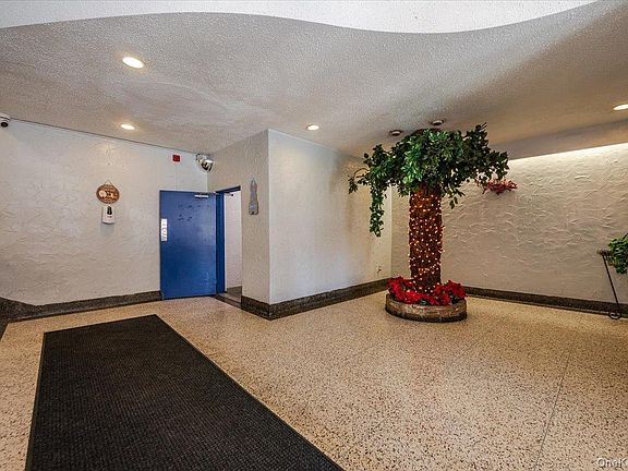 3rd image of 1332 Metropolitan Avenue #4K