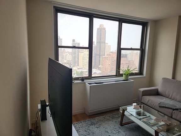 4th image of 301 E 79th St APT 26F