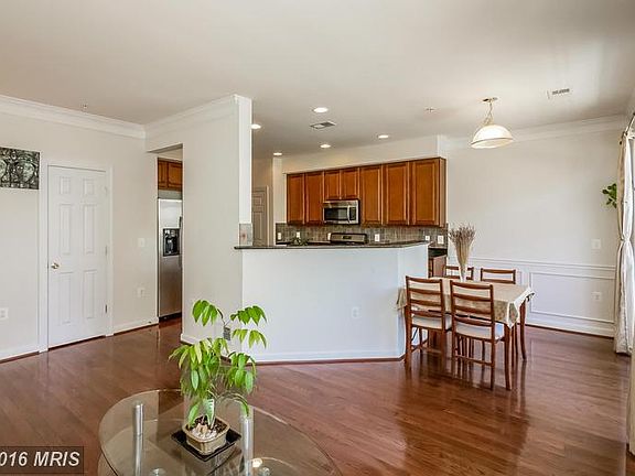 4th image of 13639 Venturi Ln #175
