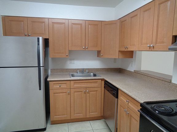 2nd image of 5201 Geneva Way APT 202