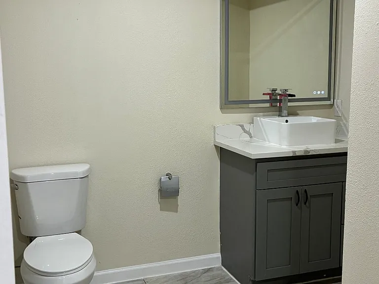 355 N 18th St #2104 — Photo 10