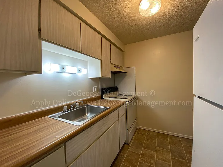 Oak Ridge Manor Apartments — Photo 16