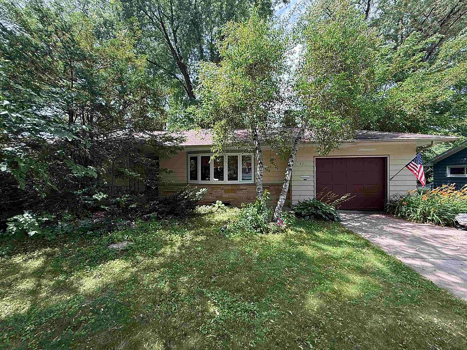 1st image of 421 Labelle Ln