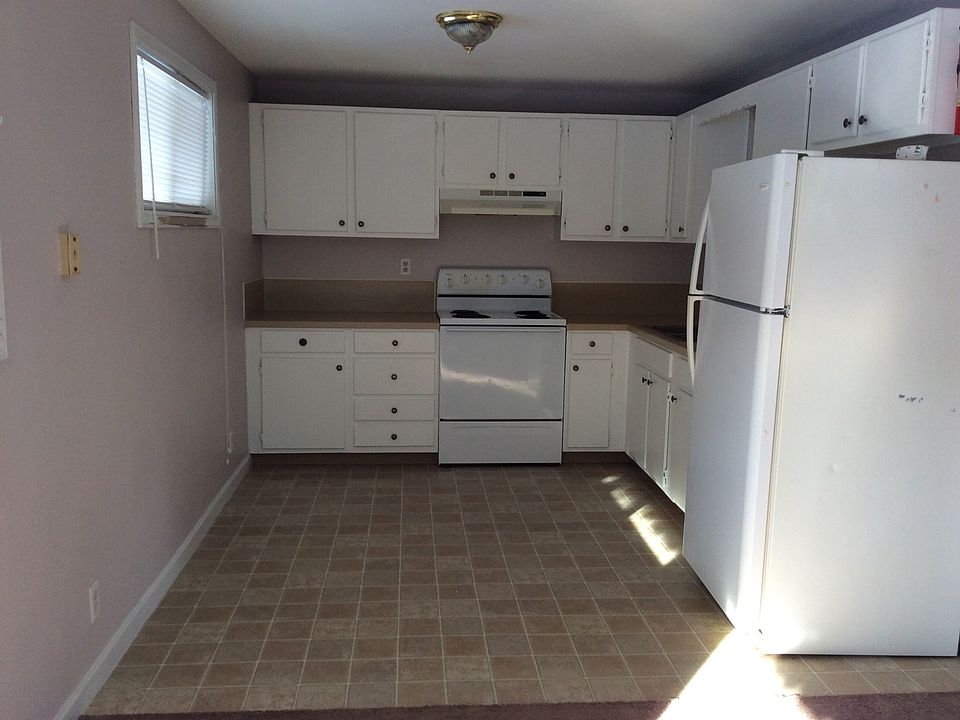 2nd image of 511 C St #7