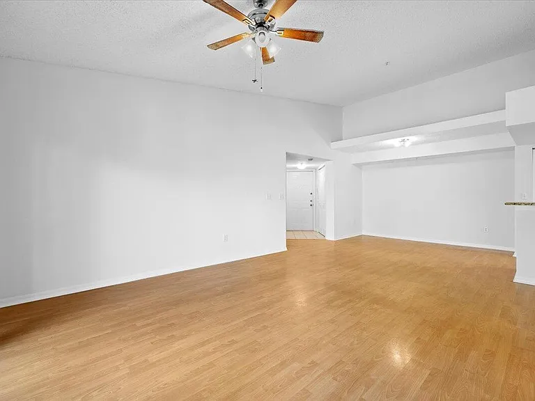200 Crestwood Ct N #211 — Photo 7