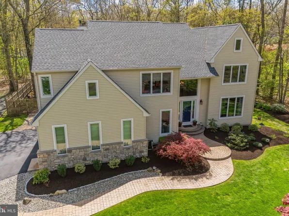 13 Candle Ct, Shamong, NJ 08088