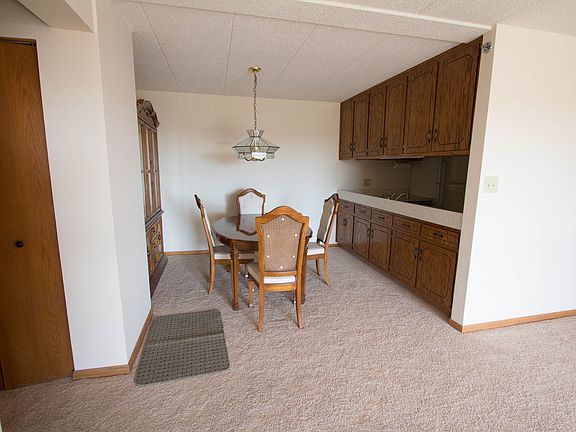 2nd image of 10420 Circle Dr APT 33B