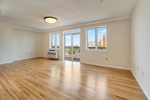 1st image of 2838 Stillwell Ave APT 7E