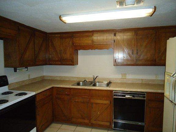 2nd image of 2310 Knickerbocker Dr