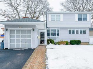 275 Broadway, Massapequa Park, NY 11762