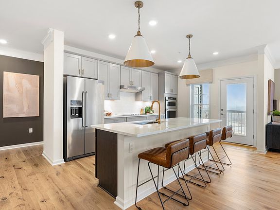 Eat-In Kitchen Island