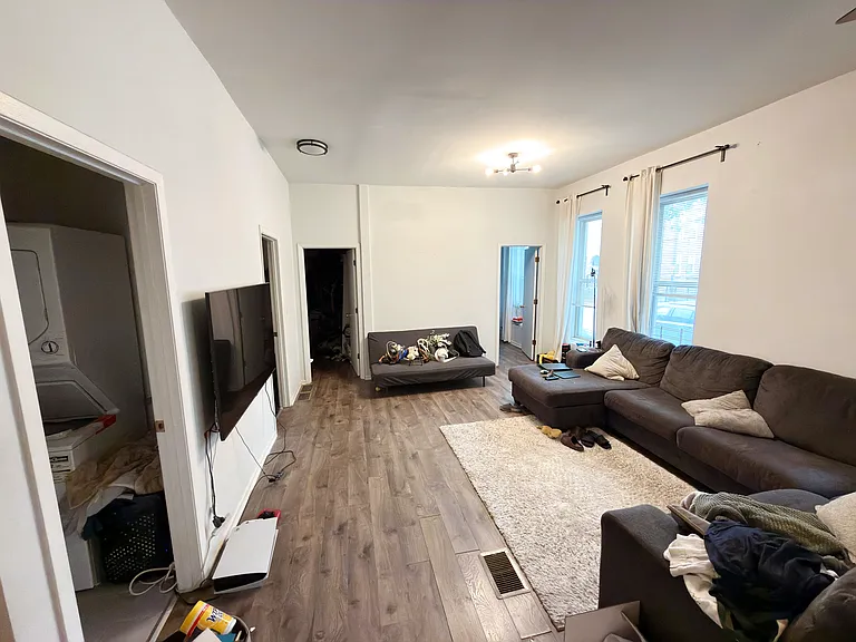2724 W Chicago Ave #1 — Photo 3