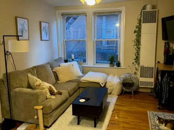 149 Endicott St APT 3, Boston, MA 02113