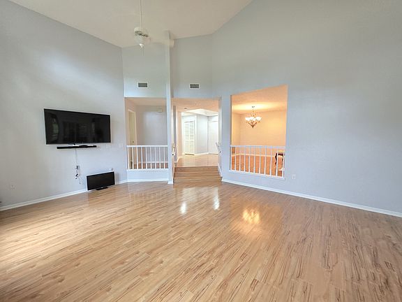 2nd image of 11609 Parkview Ln