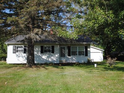 2090 Bramblewood Dr, Burton, MI, 48519