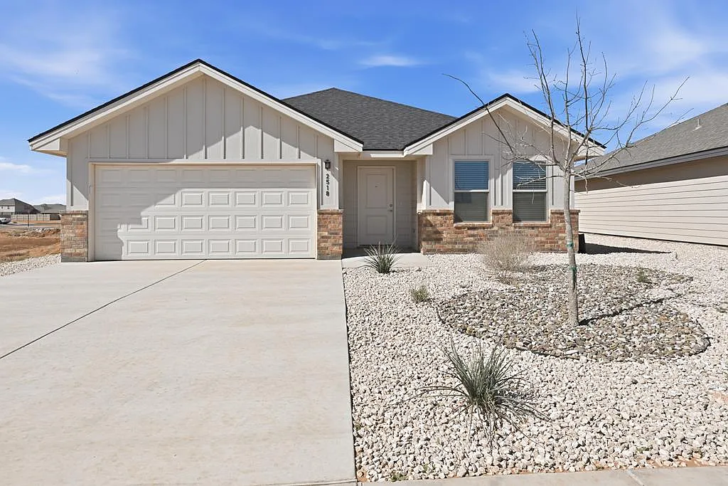 3 bed, 2.0 bath, 1500 sqft, $2,475 — Photo 1