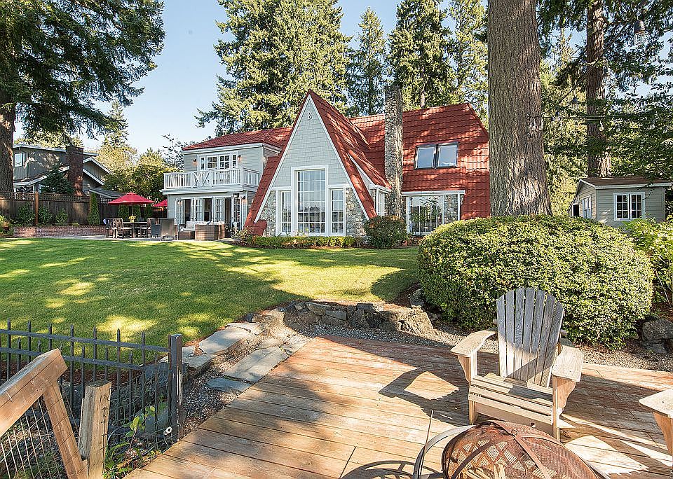 1st image of 2425 Marine Dr