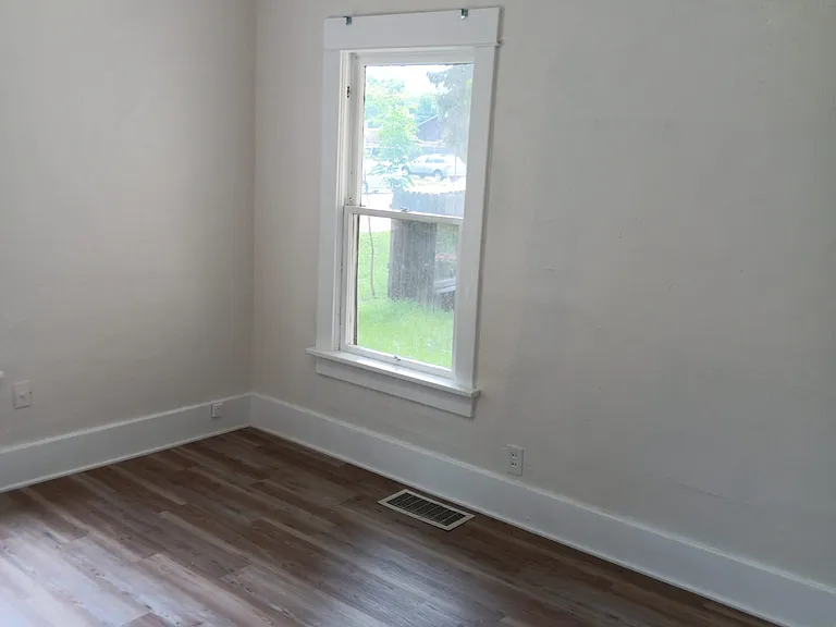 1201 S Shields St — Photo 32