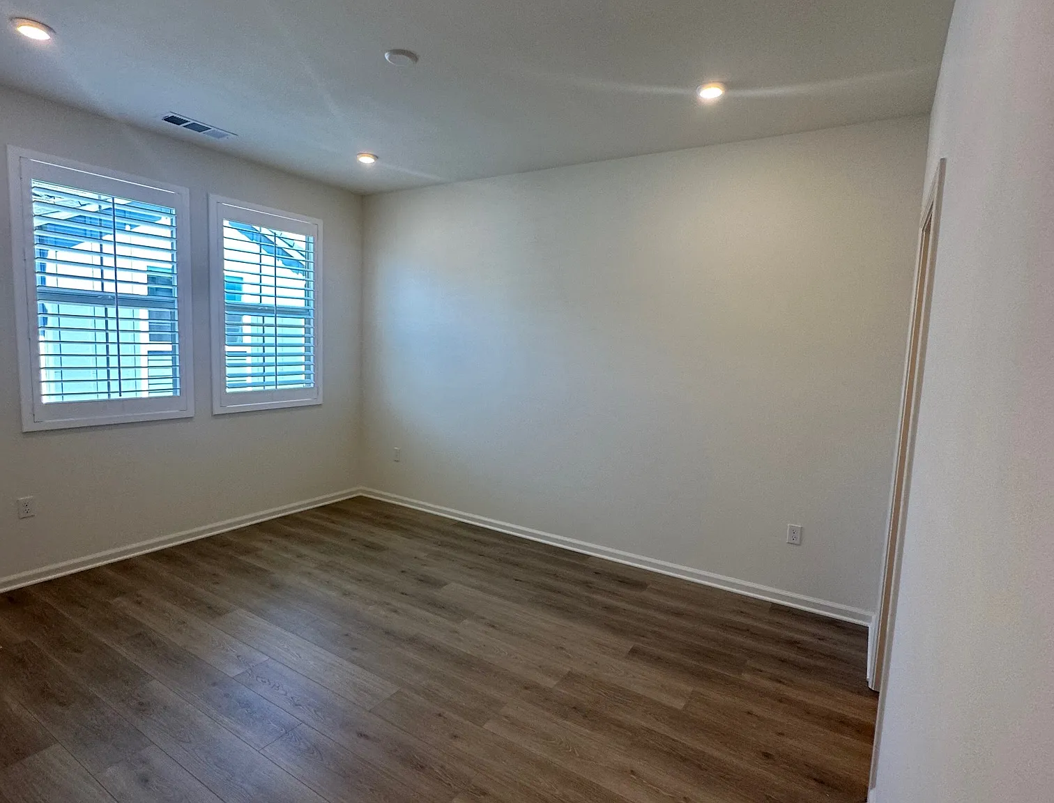 1 bed, 800 sqft, $1,350 — Photo 2