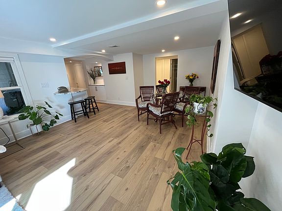 4th image of 191 Worthington Dr