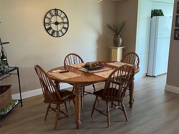 3rd image of 2525 SE 19th Pl #105-B