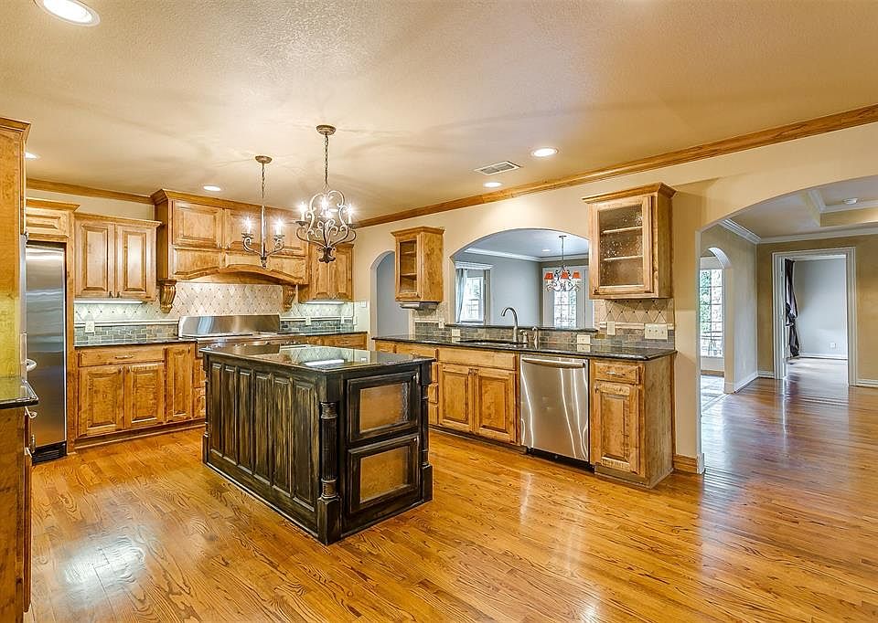 1st image of 2421 Boyd Ave