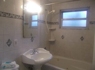 208-07 42nd Ave, Bayside, NY 11361