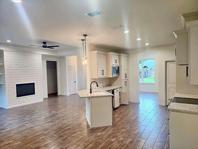 805 Woodridge Cir — Photo 24