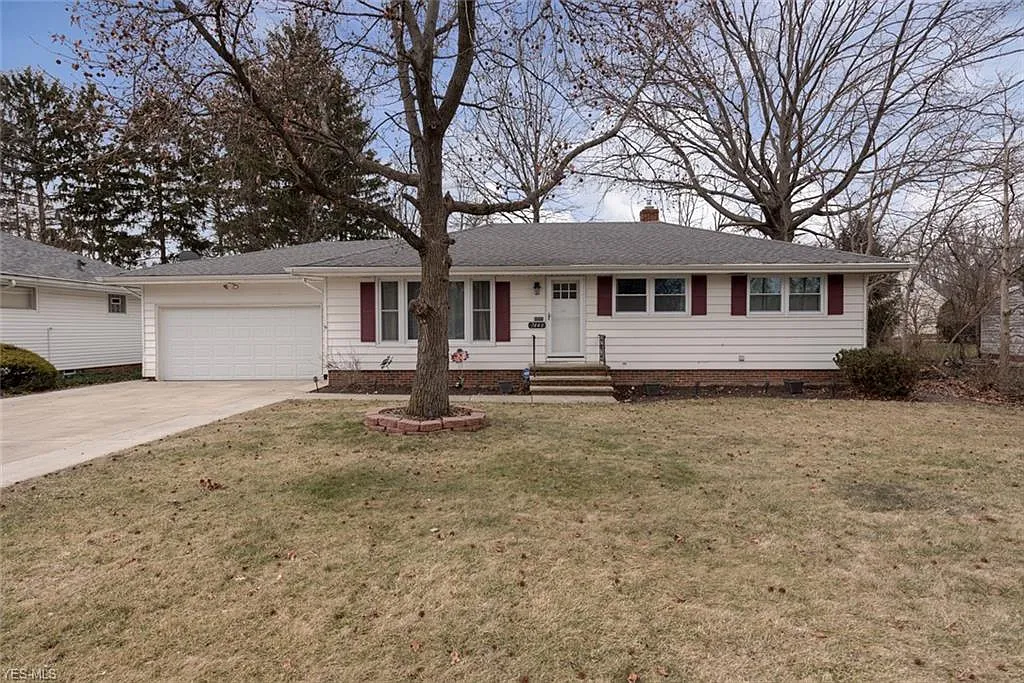 7440 Skylark Dr photo 1