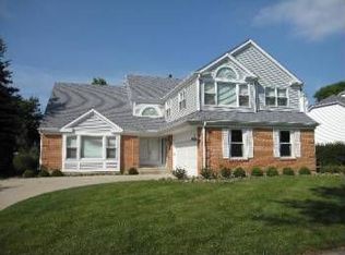 2868 White Oak Ln, Buffalo Grove, IL 60089