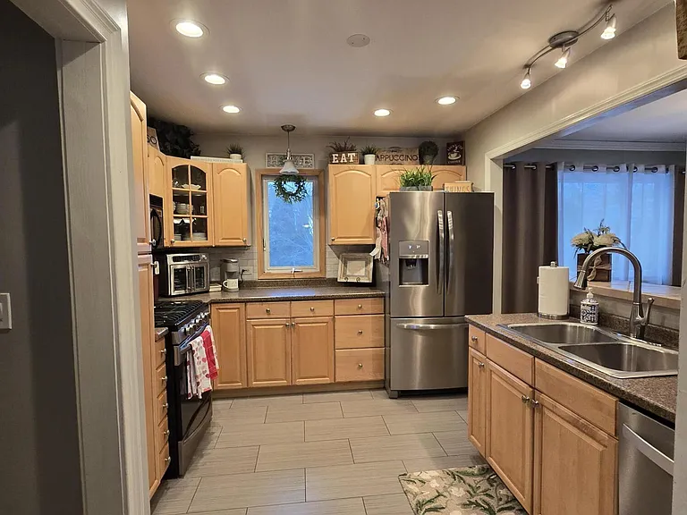 903 Bloomfield Ave — Photo 4
