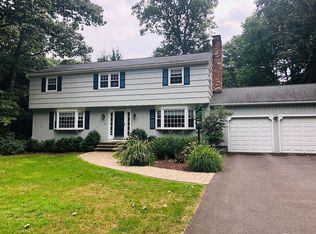 34 Argus Ln, Trumbull, CT 06611