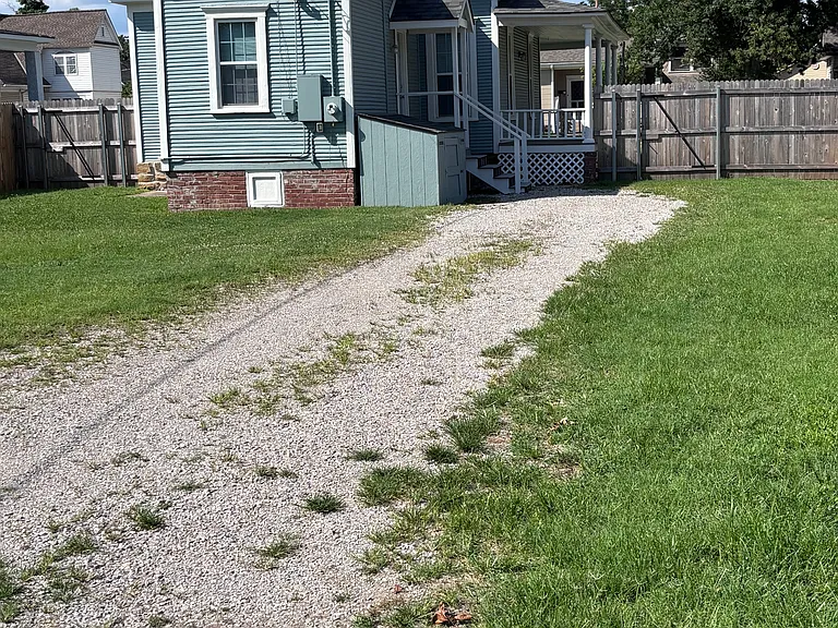 317 E Patti Page Blvd — Photo 61