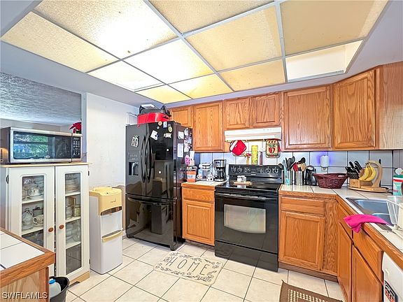 2nd image of 605 NW 25th Ter