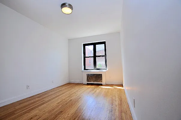 Rented by Buchbinder & Warren | media 2