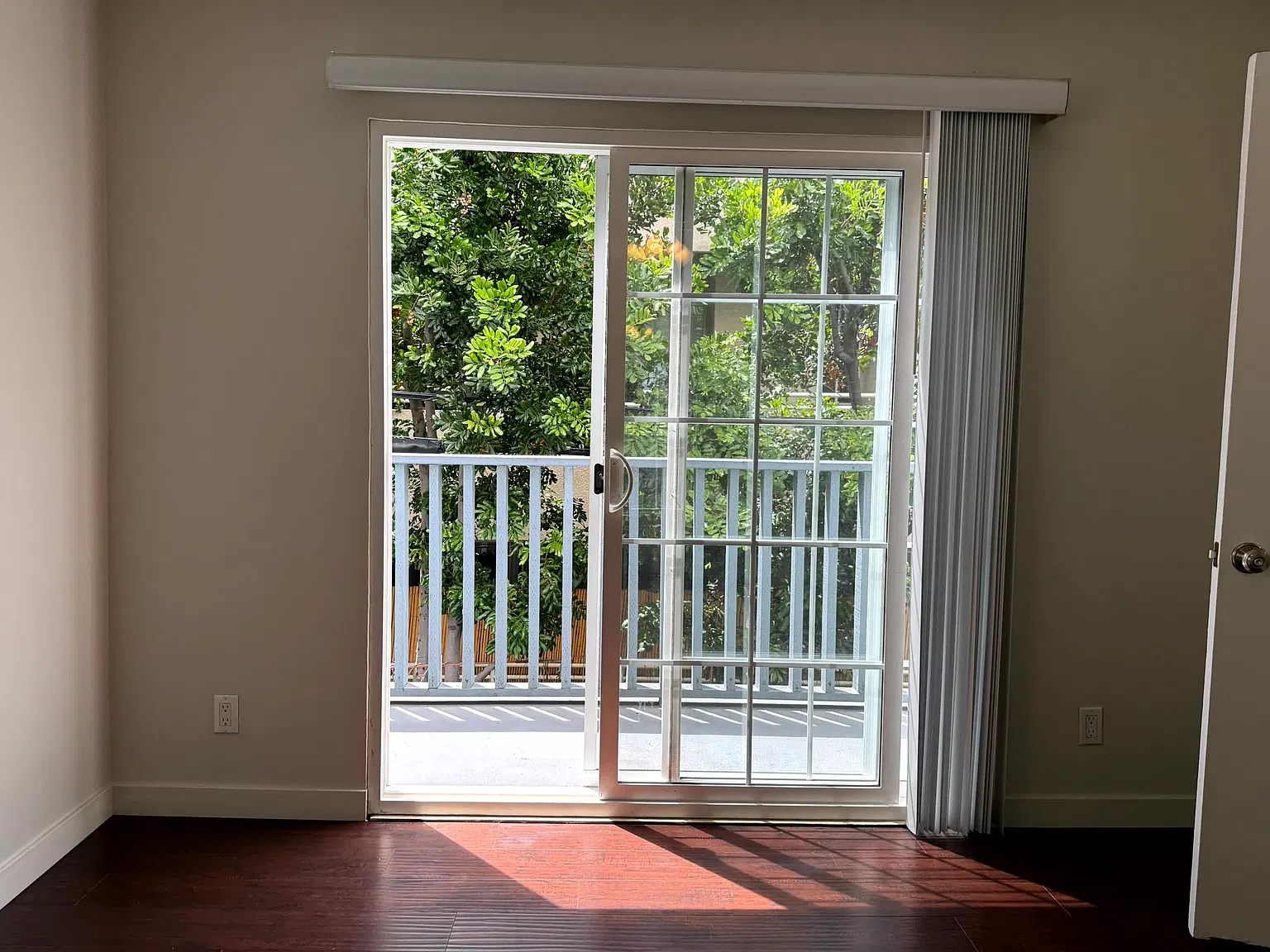 2 bed, 1000 sqft, $2,250 — Photo 2